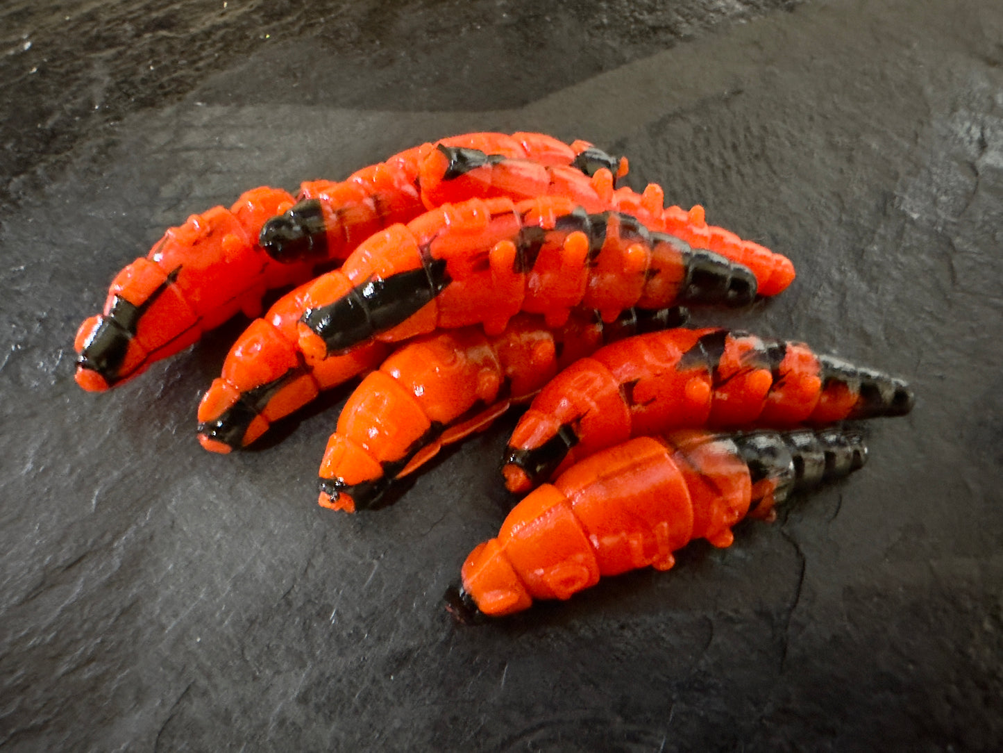 PUFF - Orange/Schwarz Scratcher