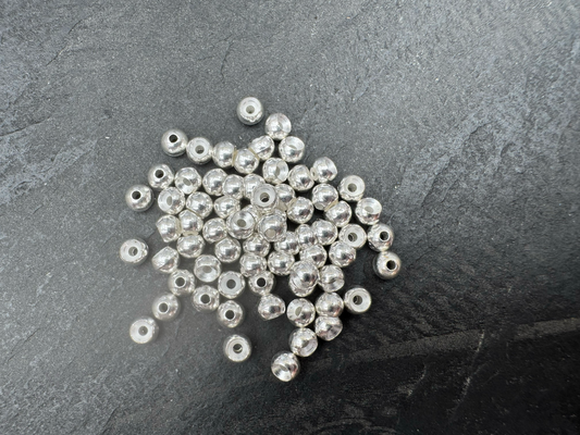 Tungsten Perlen - Silber - gelocht - 4mm