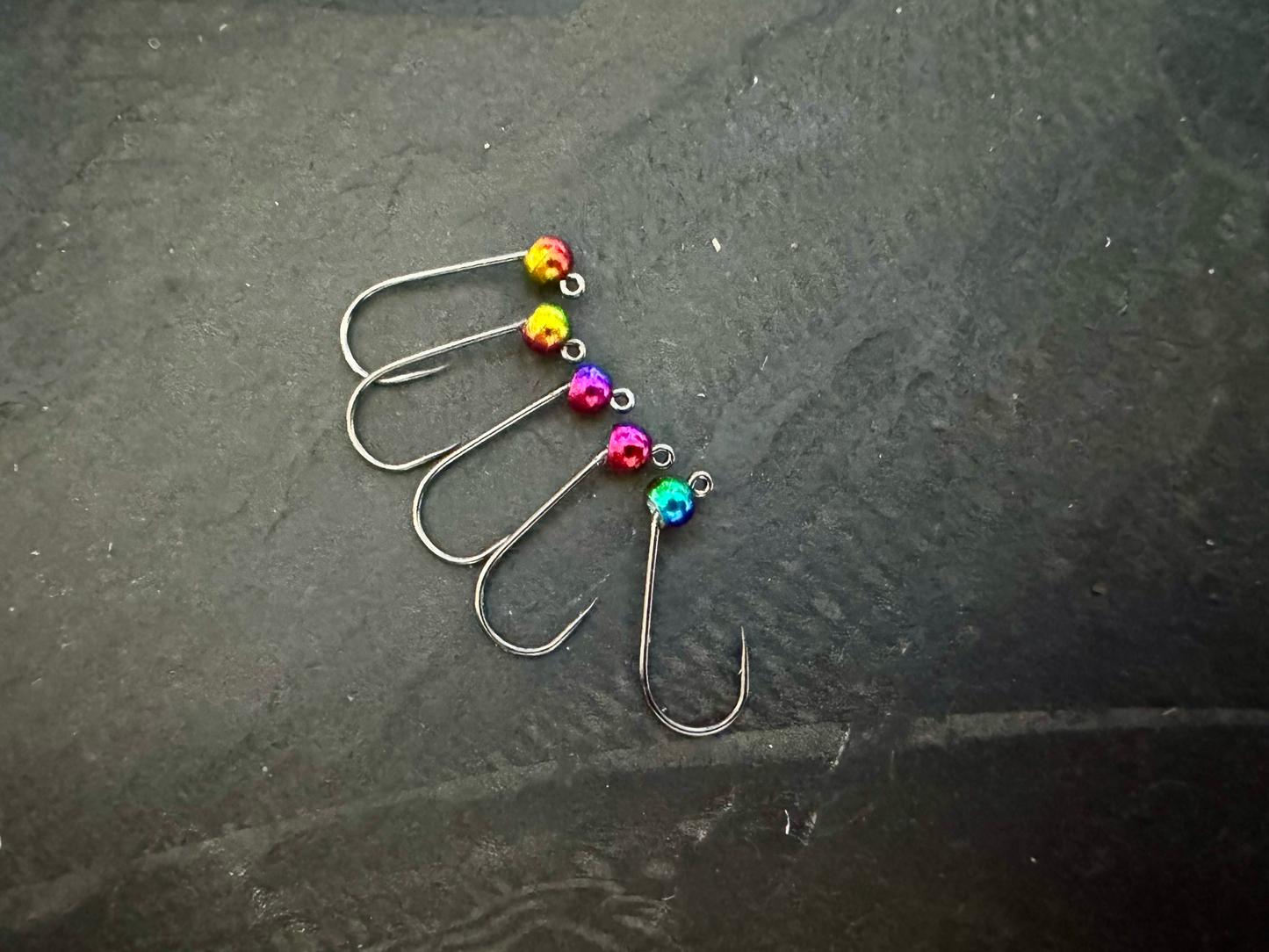 4er-Jig-Haken mit Tungsten - Rainbow